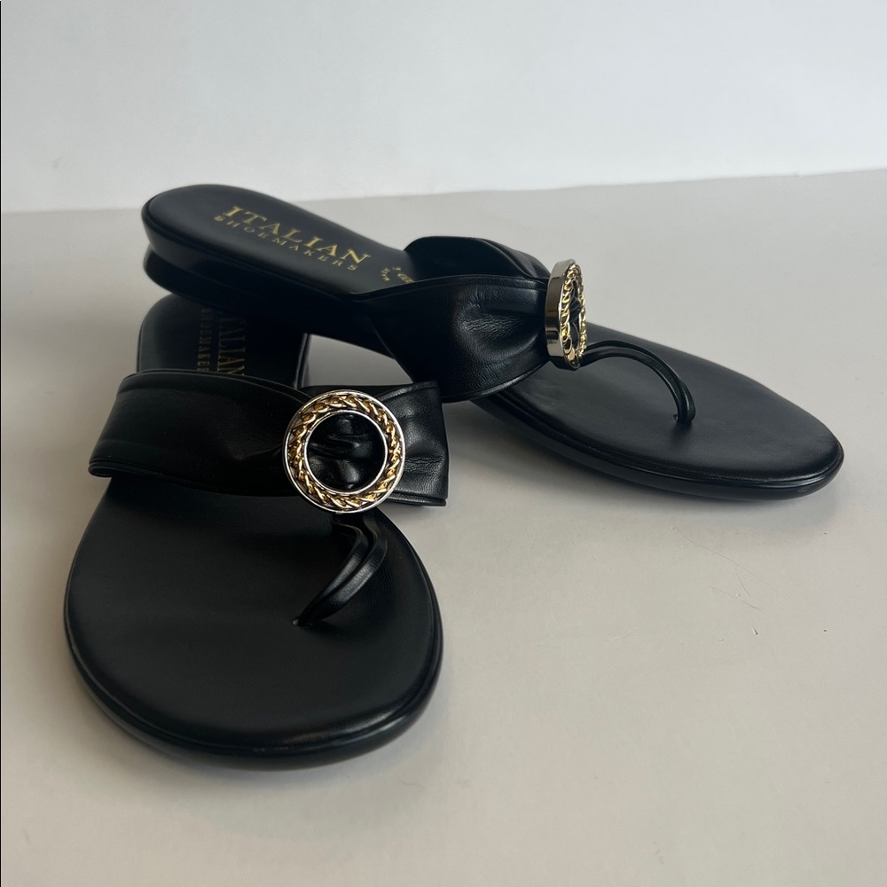 Italian Shoemakers Black Gea Thong Wedge Sandals Gold Ornament - Sz 9